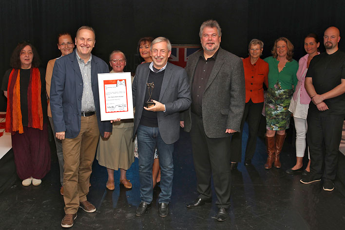 Der erste „Schau-Spiel-Studio-Oberberg-Preis“ ging an Werner Becker-Blonigen. Foto: Christian Melzer