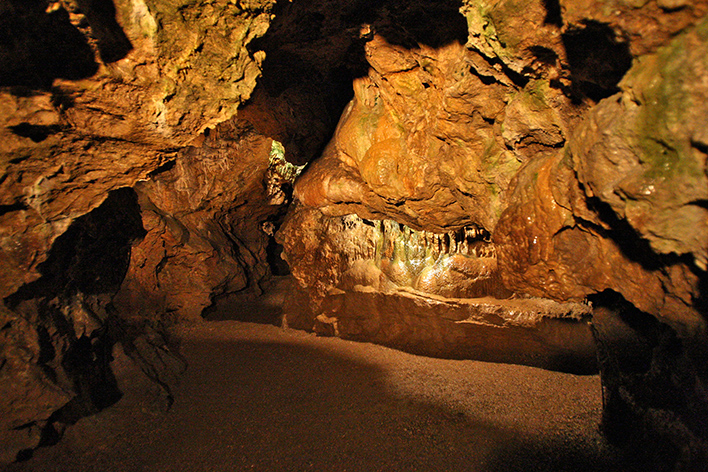 Die Wiehler Tropfsteinhöhle steht ab morgen wieder für Besichtigungen zur Verfügung. Archivfoto: Christian Melzer